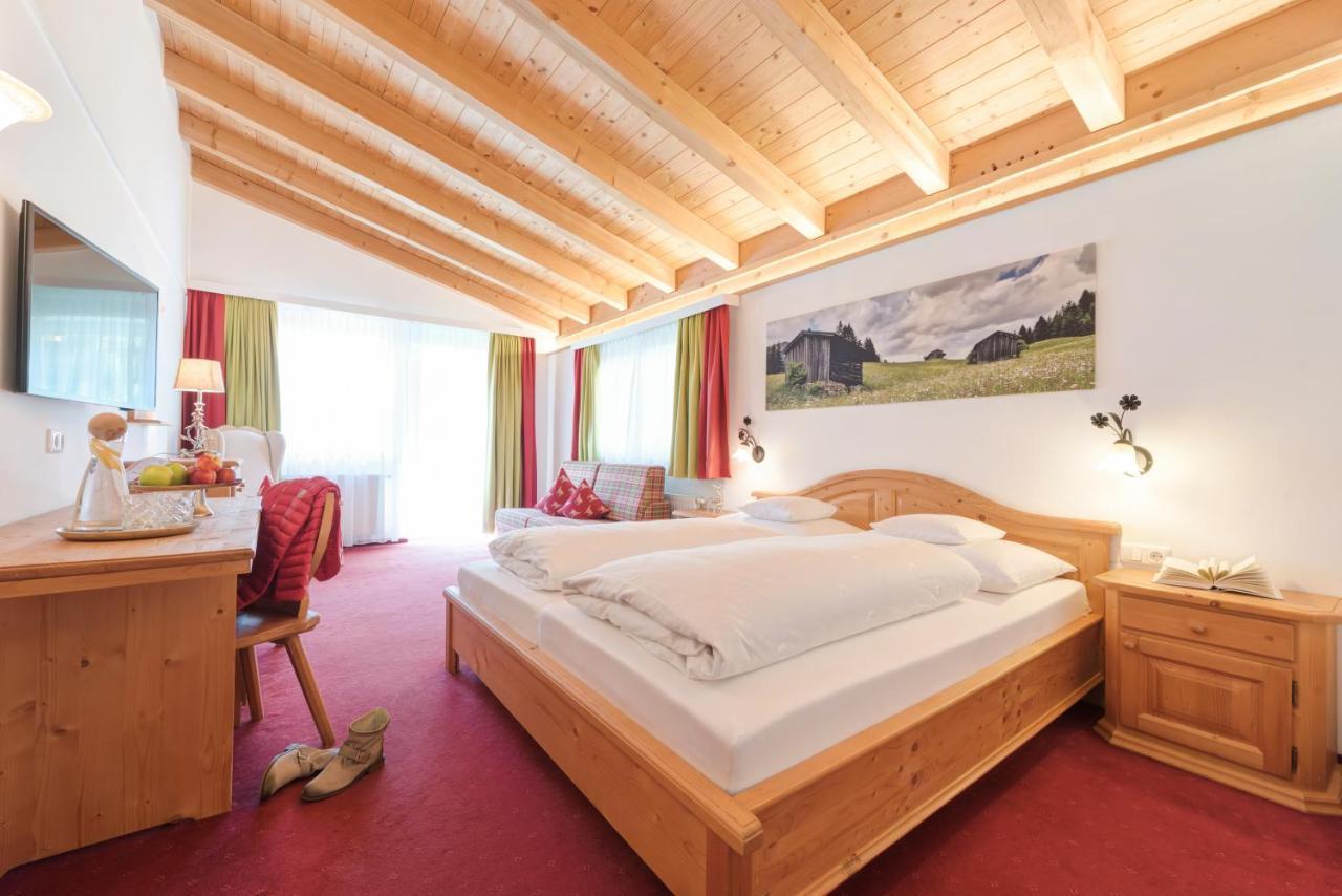 Hotel Pettneuerhof Pettneu am Arlberg Bagian luar foto