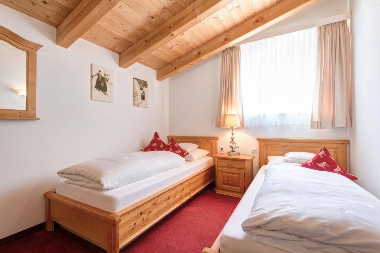 Hotel Pettneuerhof Pettneu am Arlberg Bagian luar foto