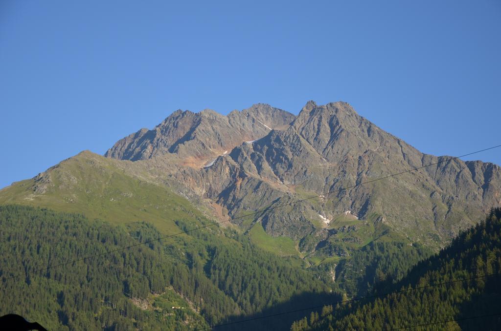 Hotel Pettneuerhof Pettneu am Arlberg Bagian luar foto