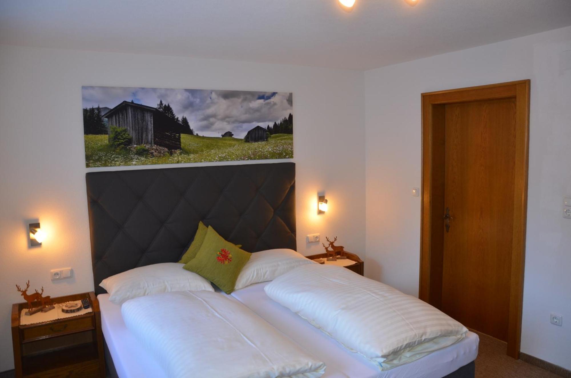 Hotel Pettneuerhof Pettneu am Arlberg Bagian luar foto
