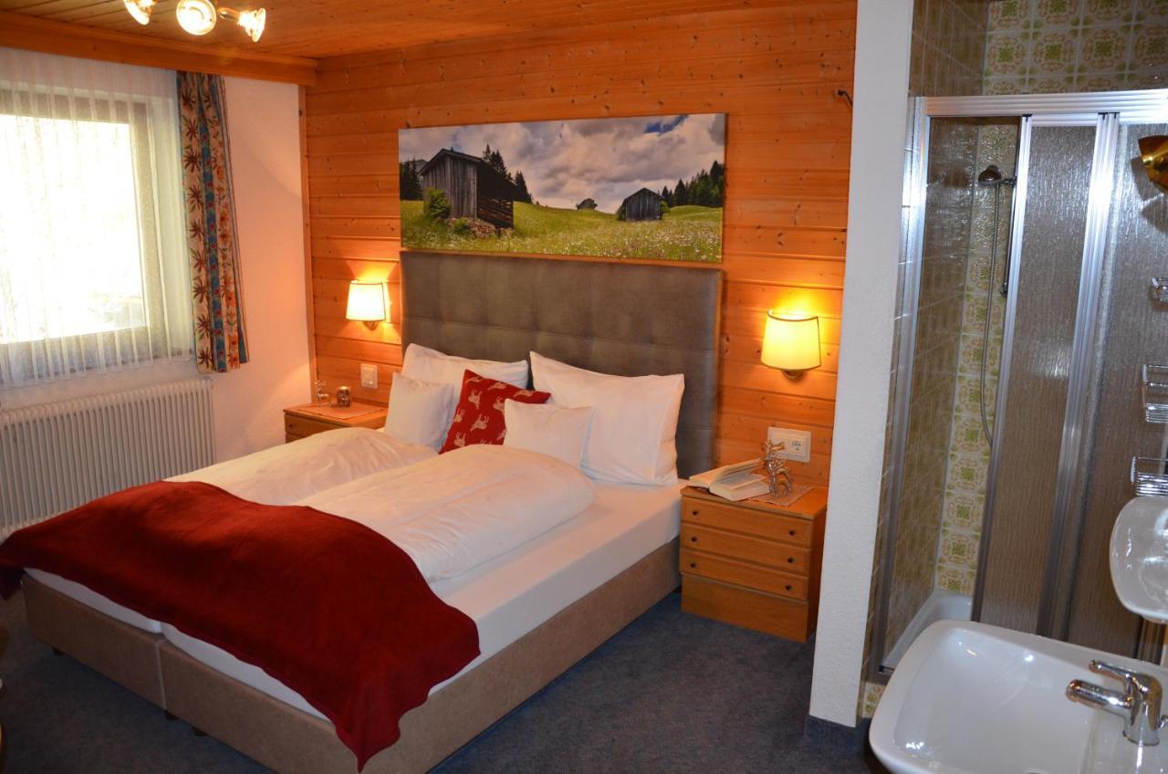 Hotel Pettneuerhof Pettneu am Arlberg Bagian luar foto